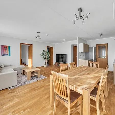 2 Bedroom In Kadriorg With Sauna Balcony And Free Parking Korter Tallinn
