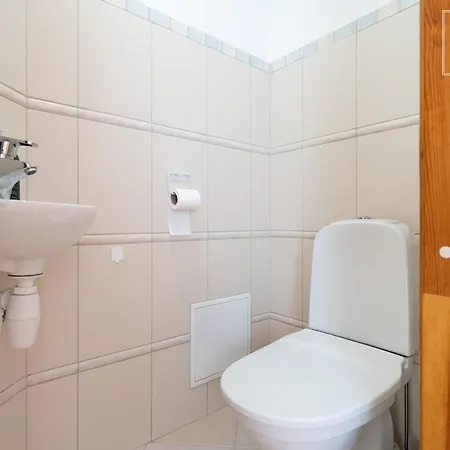 2 Bedroom In Kadriorg With Sauna Balcony And Free Parking Korter Tallinn