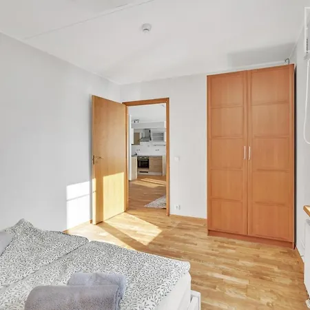 2 Bedroom In Kadriorg With Sauna Balcony And Free Parking * 탈린