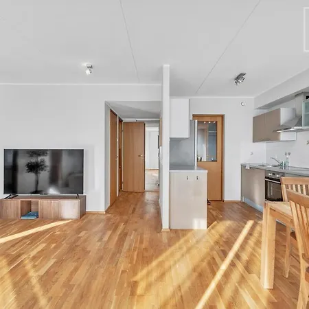 2 Bedroom In Kadriorg With Sauna Balcony And Free Parking 탈린