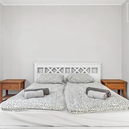 Korter 2 Bedroom In Kadriorg With Sauna Balcony And Free Parking Tallinn